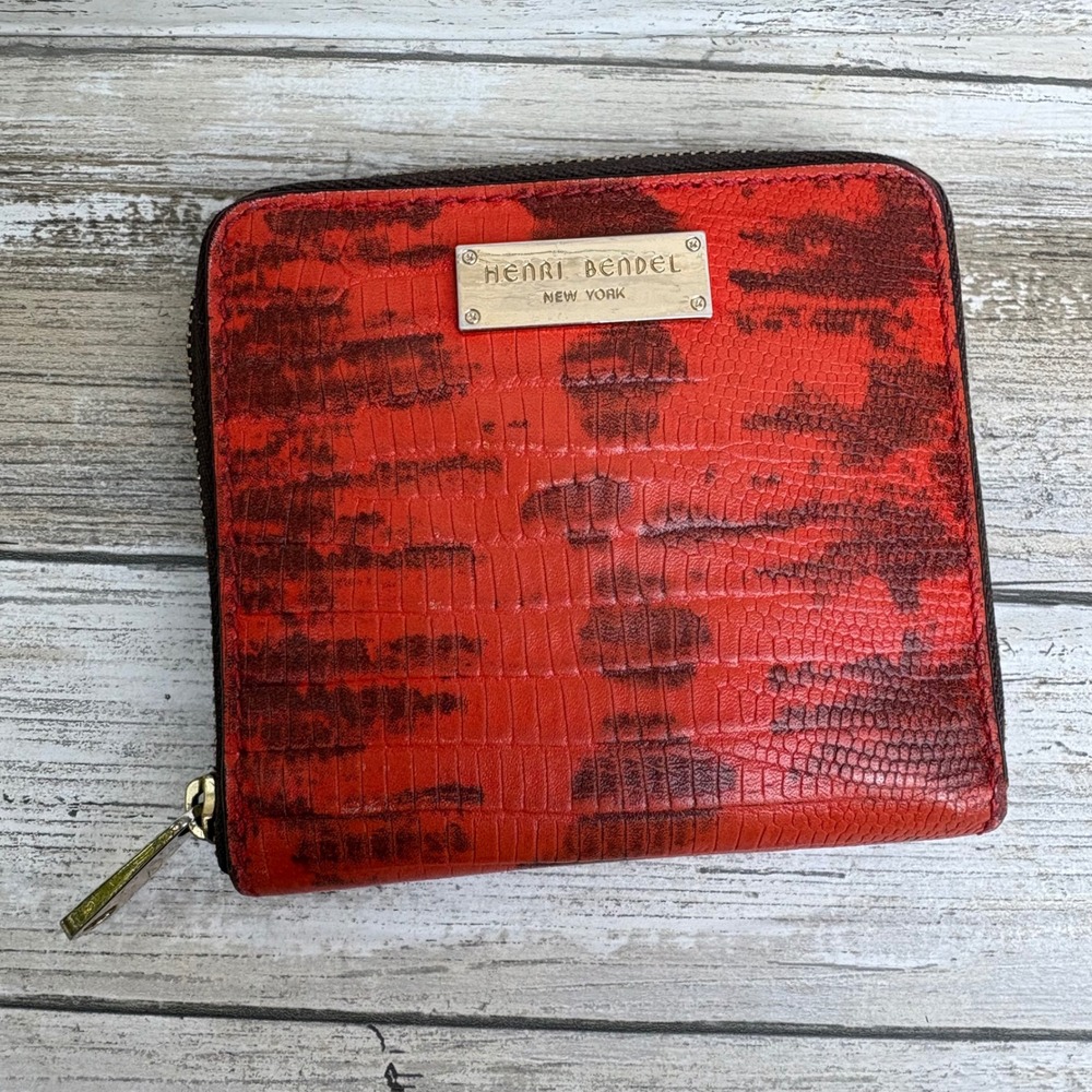 Henri Bendel Wallet Compact Orange Brown Lizard Embossed Leather Zip Around